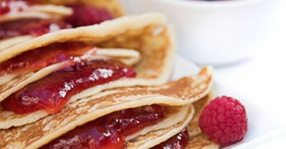 Crêpes with Preserves