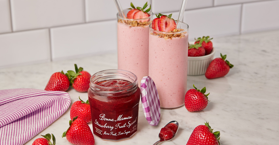 Strawberry Granola Smoothie